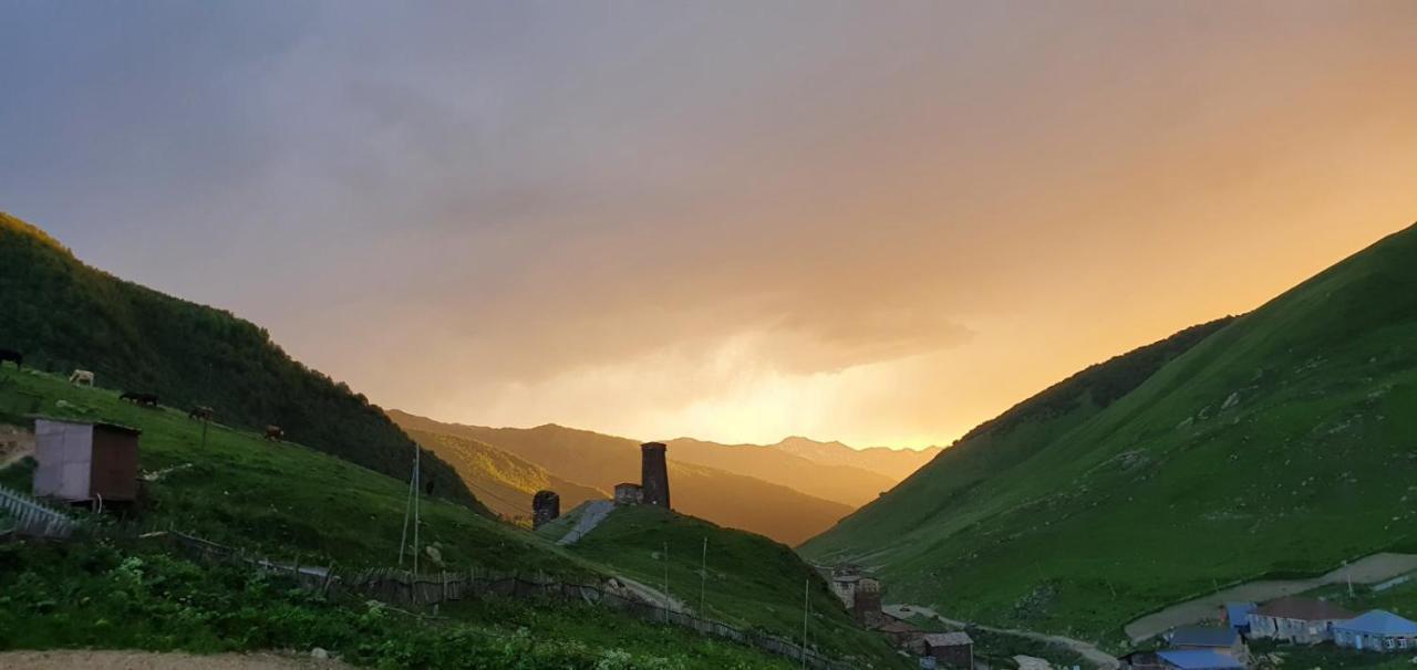 Guesthouse Svanuri Sakhli Ushguli ภายนอก รูปภาพ