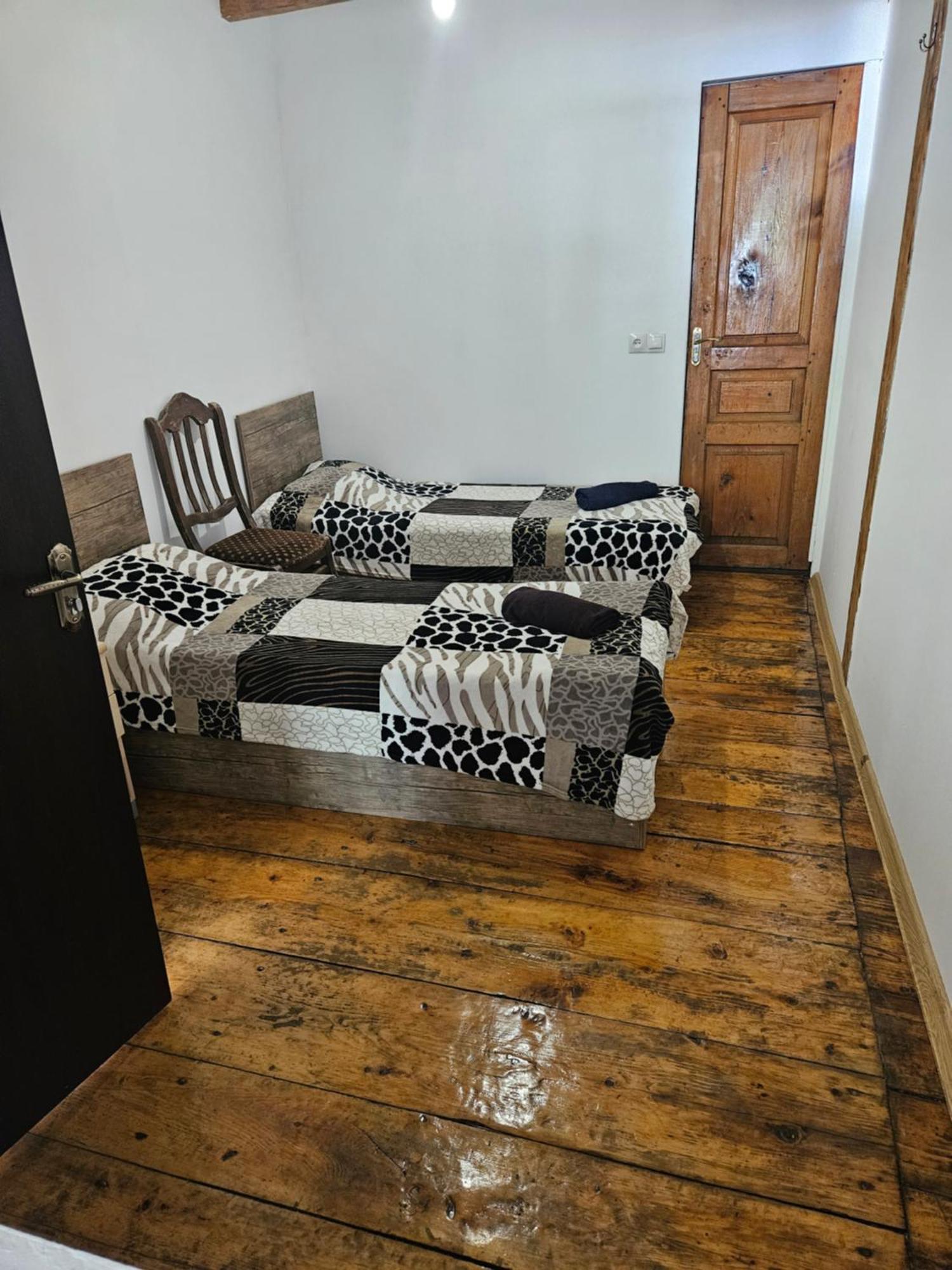 Guesthouse Svanuri Sakhli Ushguli ภายนอก รูปภาพ