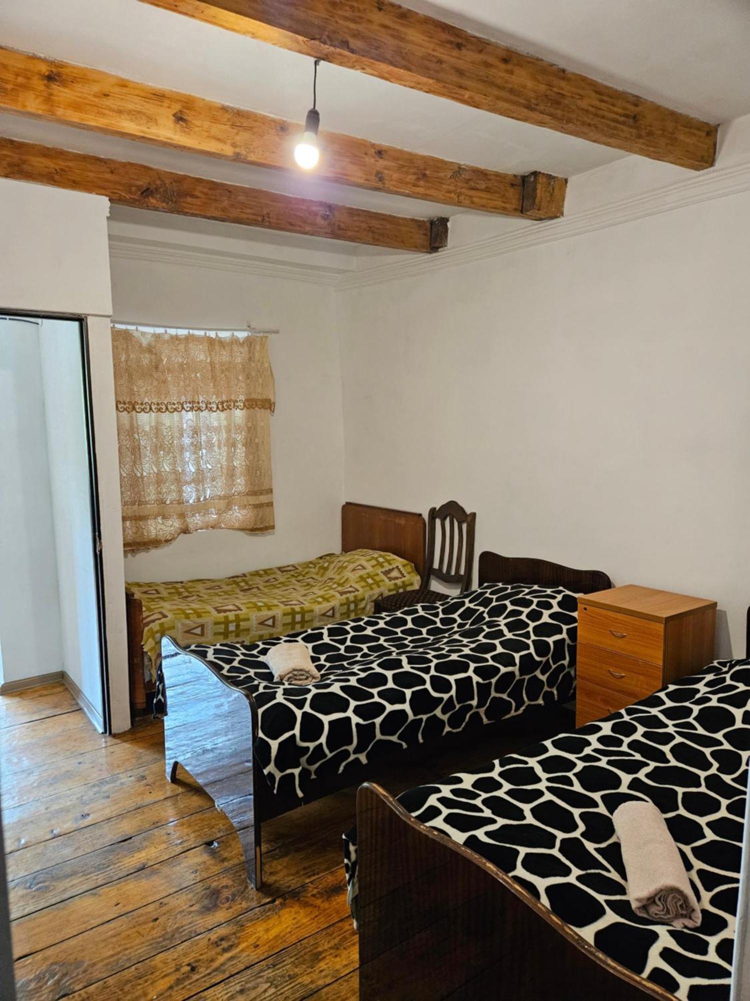 Guesthouse Svanuri Sakhli Ushguli ภายนอก รูปภาพ