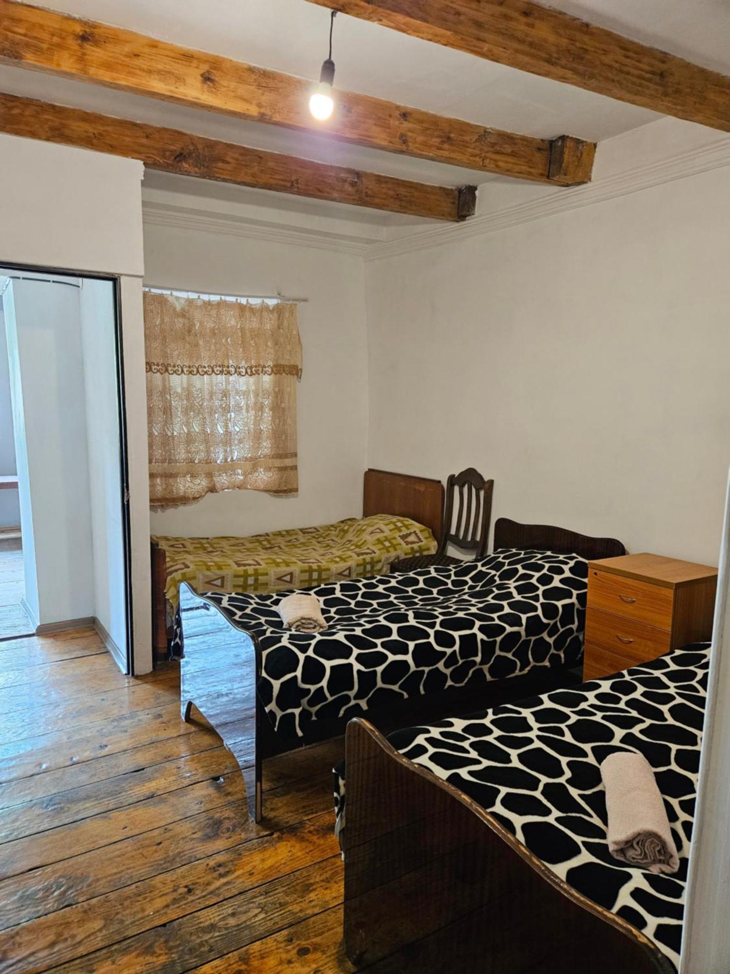 Guesthouse Svanuri Sakhli Ushguli ภายนอก รูปภาพ